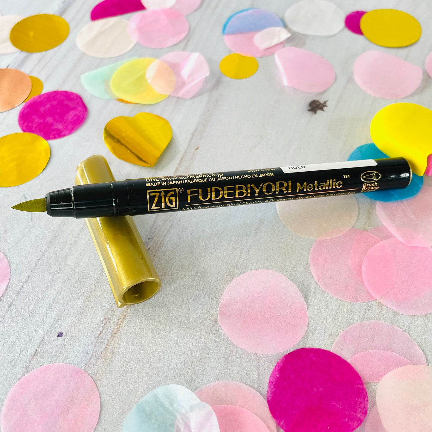 Fudeniyori Metallic dorado