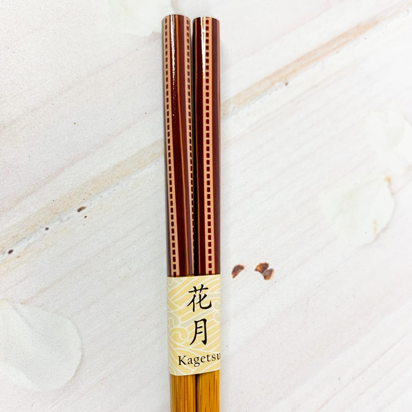 Palillos de bambú café líneas