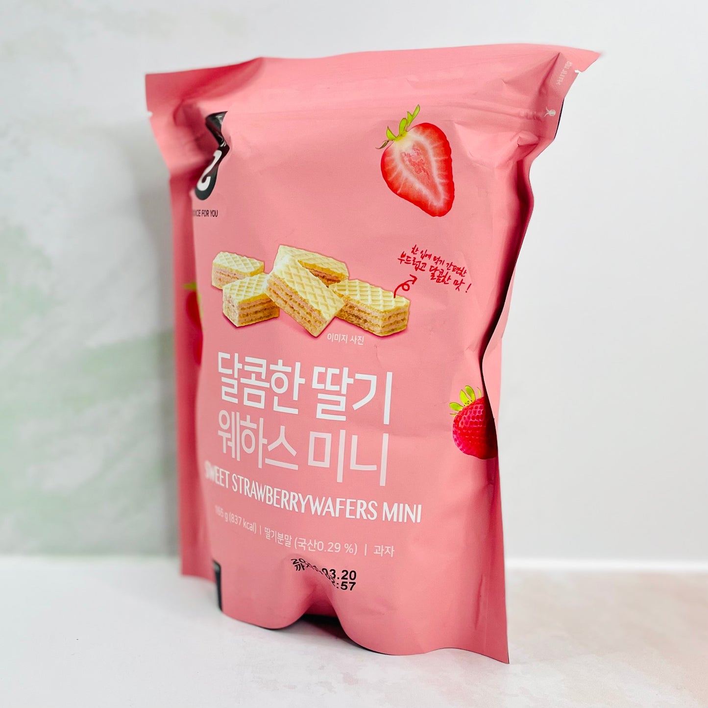 Sweet Strawberry Wafer Mini