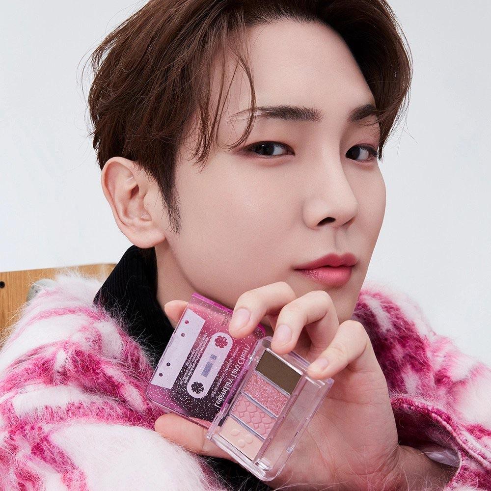 Etude x Shinee REPLAY Play Color Eyes - #Legendary Taro Cherry 01