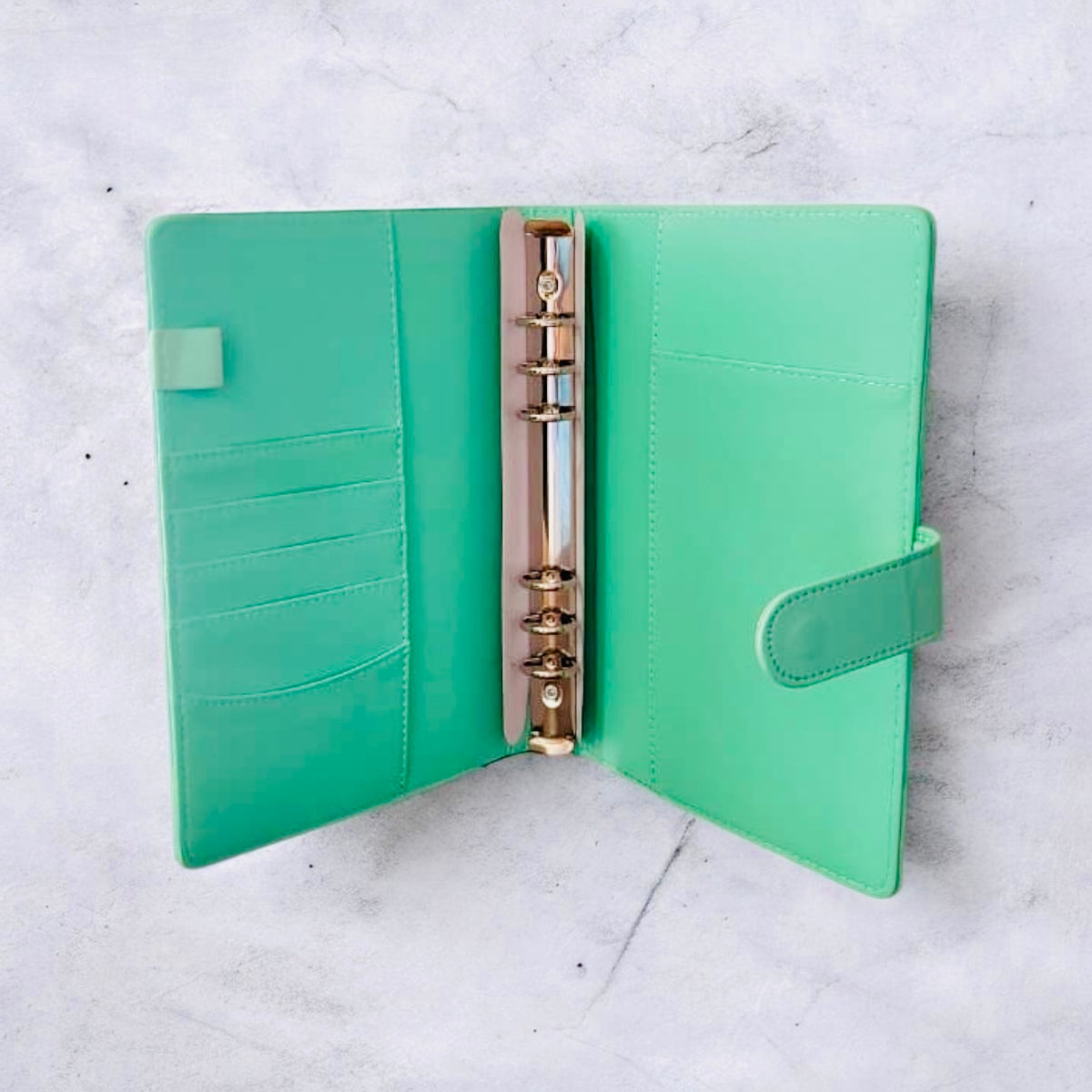 Maxi Binder - Random Color