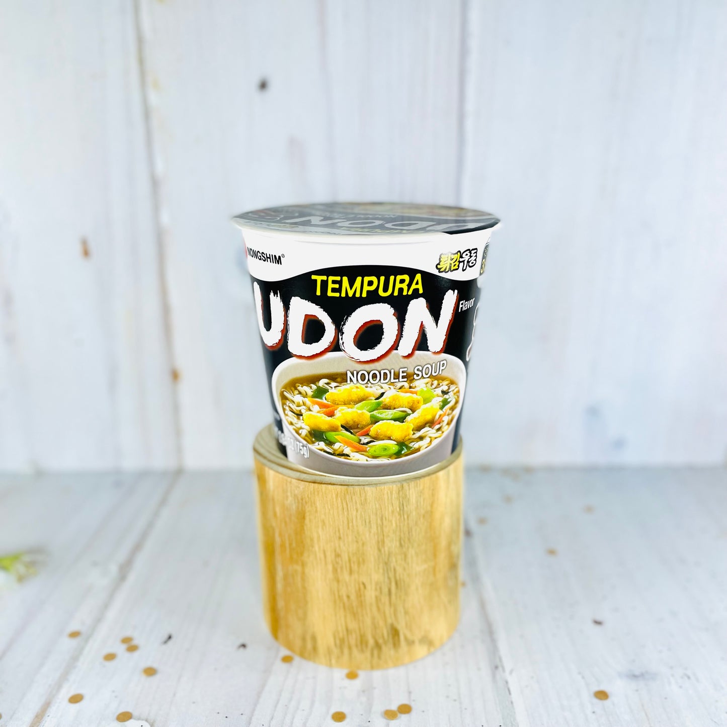 Udon chicken flavor cup ramen (medio picante)