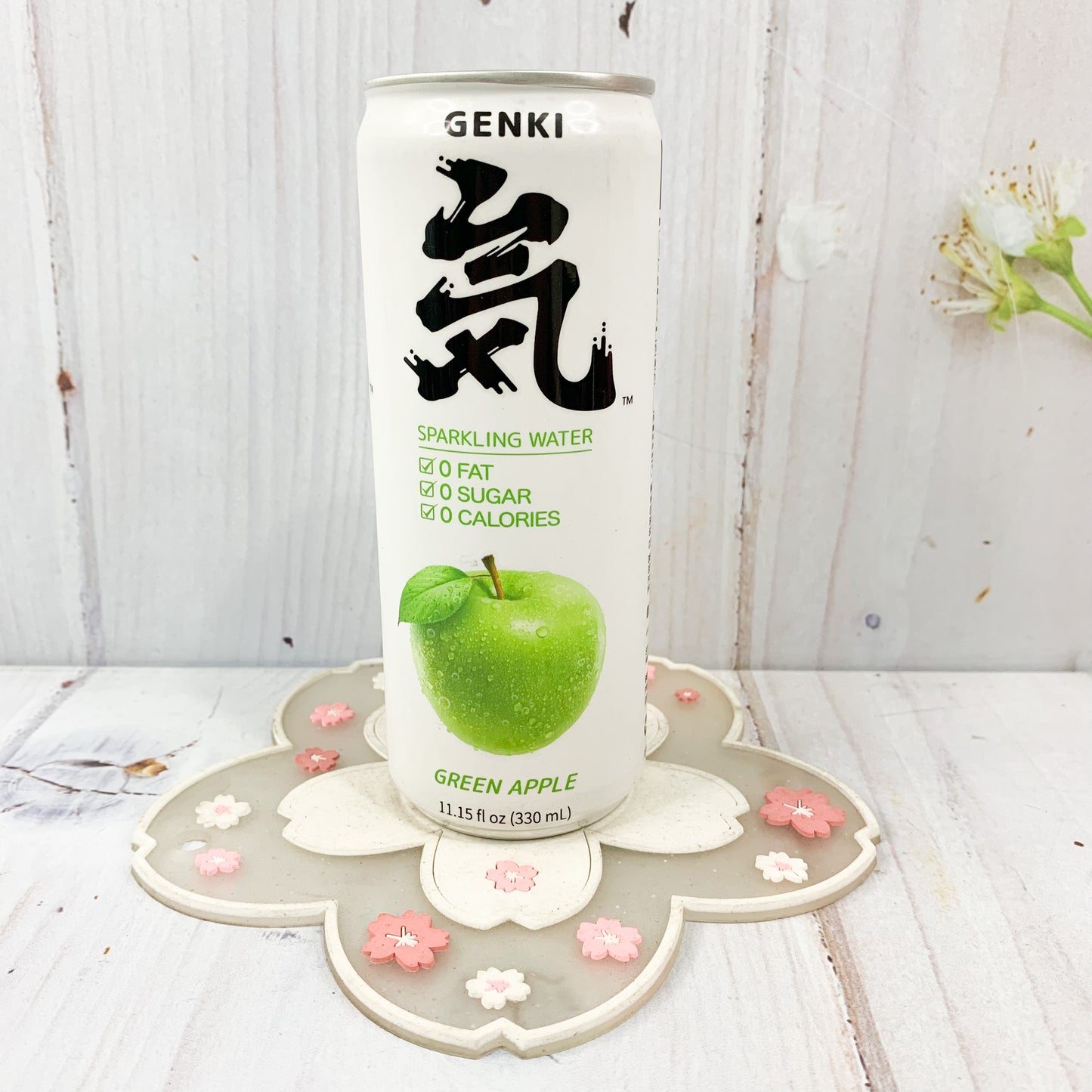 Green Apple Favor Soda Sparkling water can